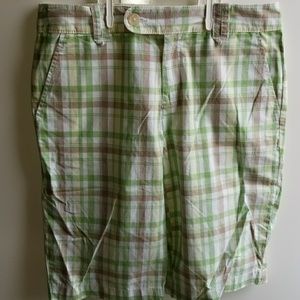 Womens Sz 6 IZod Green, tan and White Plaid shorts